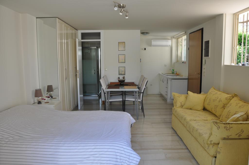 Cosy Studio With Garden / Individual Apartment Athene Buitenkant foto